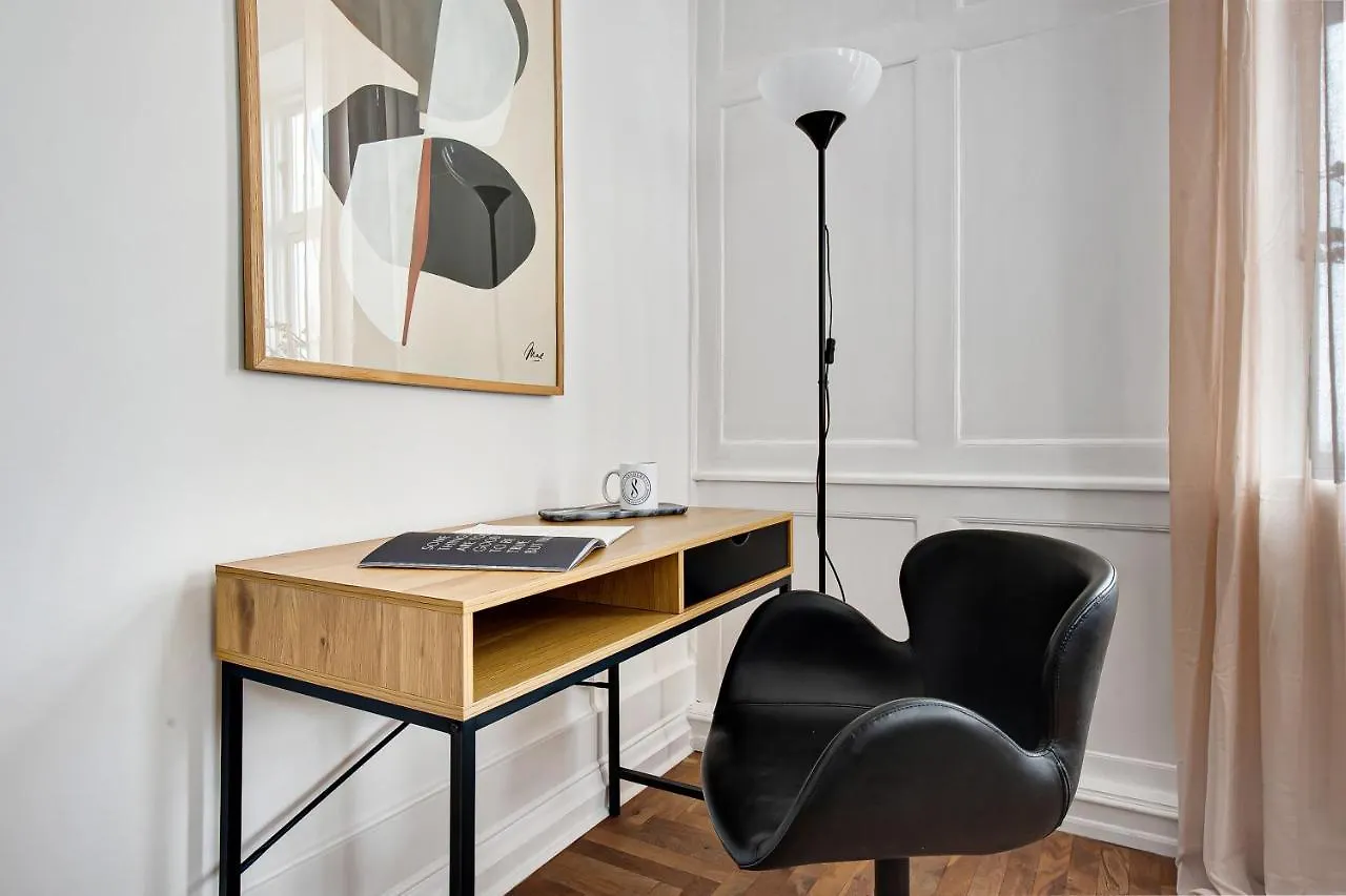 Sanders Square - Spacious Six-Bedroom Apartment Near Amalienborg Copenhagen