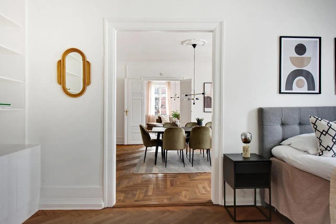 Sanders Square - Spacious Six-Bedroom Apartment Near Amalienborg Copenhagen 0*,  Denmark