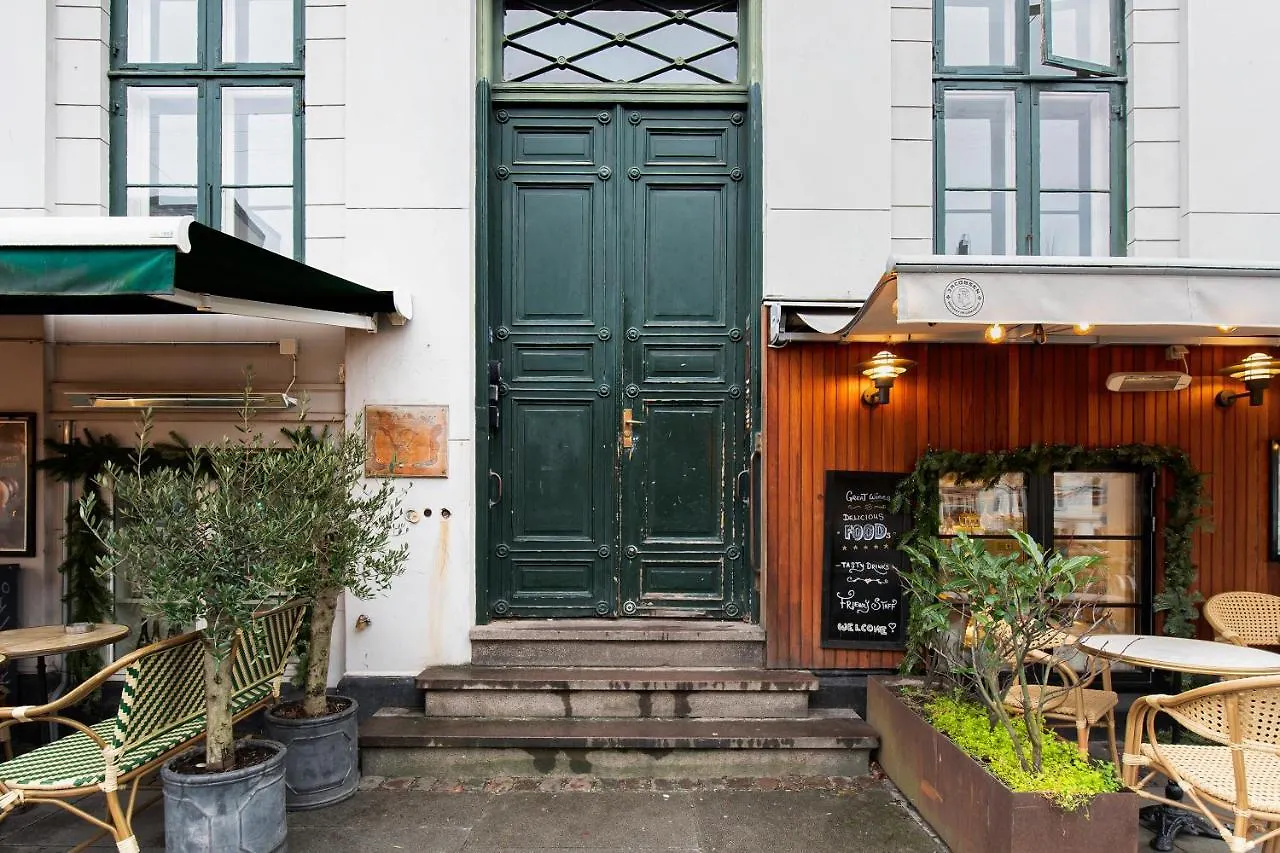 Sanders Square - Spacious Six-Bedroom Apartment Near Amalienborg Copenhagen